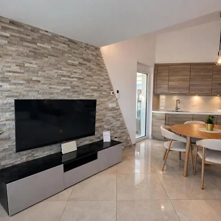 Korina, Spacious Family Near The
