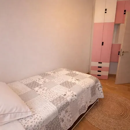 Korina, Spacious Family Near The Apartament
